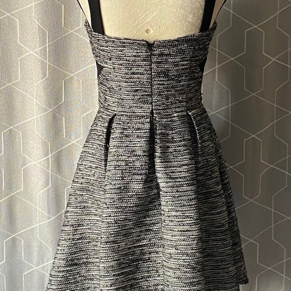 NWOT-FABLE-TWEED SWEETHEART FIT AND FLARE - Picture 8 of 12